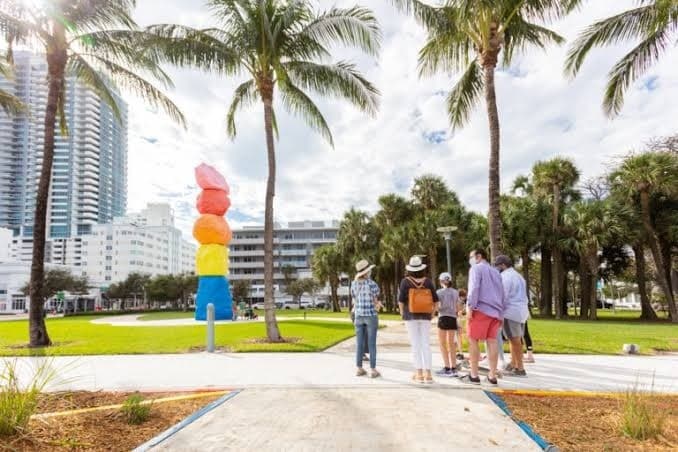 Strolling Miami Beach’s Art Deco District: Guided Tour & Museum Access photo 2