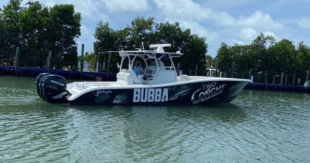 Boat Charters: Two Conchs - Key Largo's Premier Marine Experience
