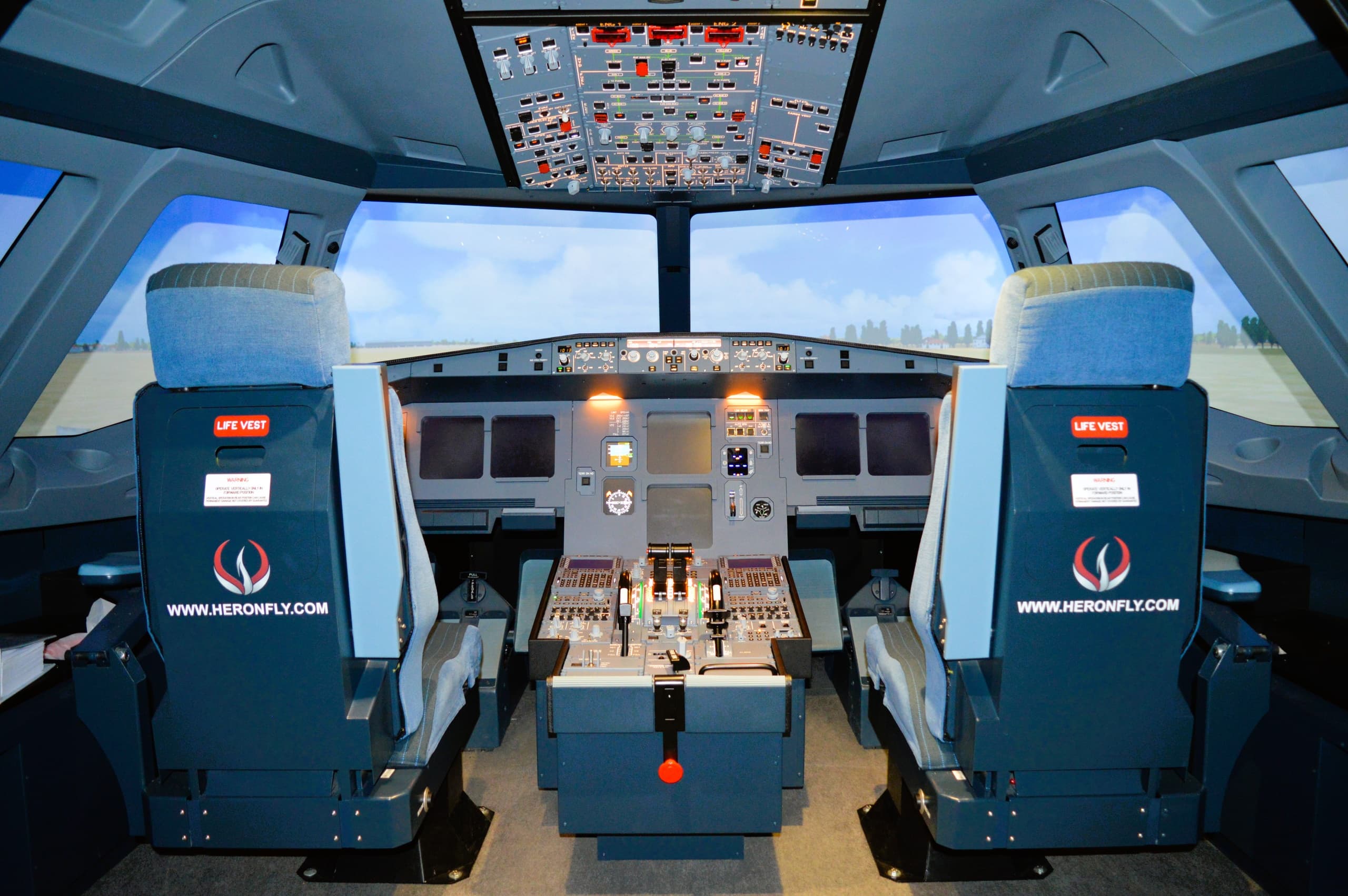 Take the Controls: 45-Minute Airbus A320 Simulator Experience in Sevilla photo 3