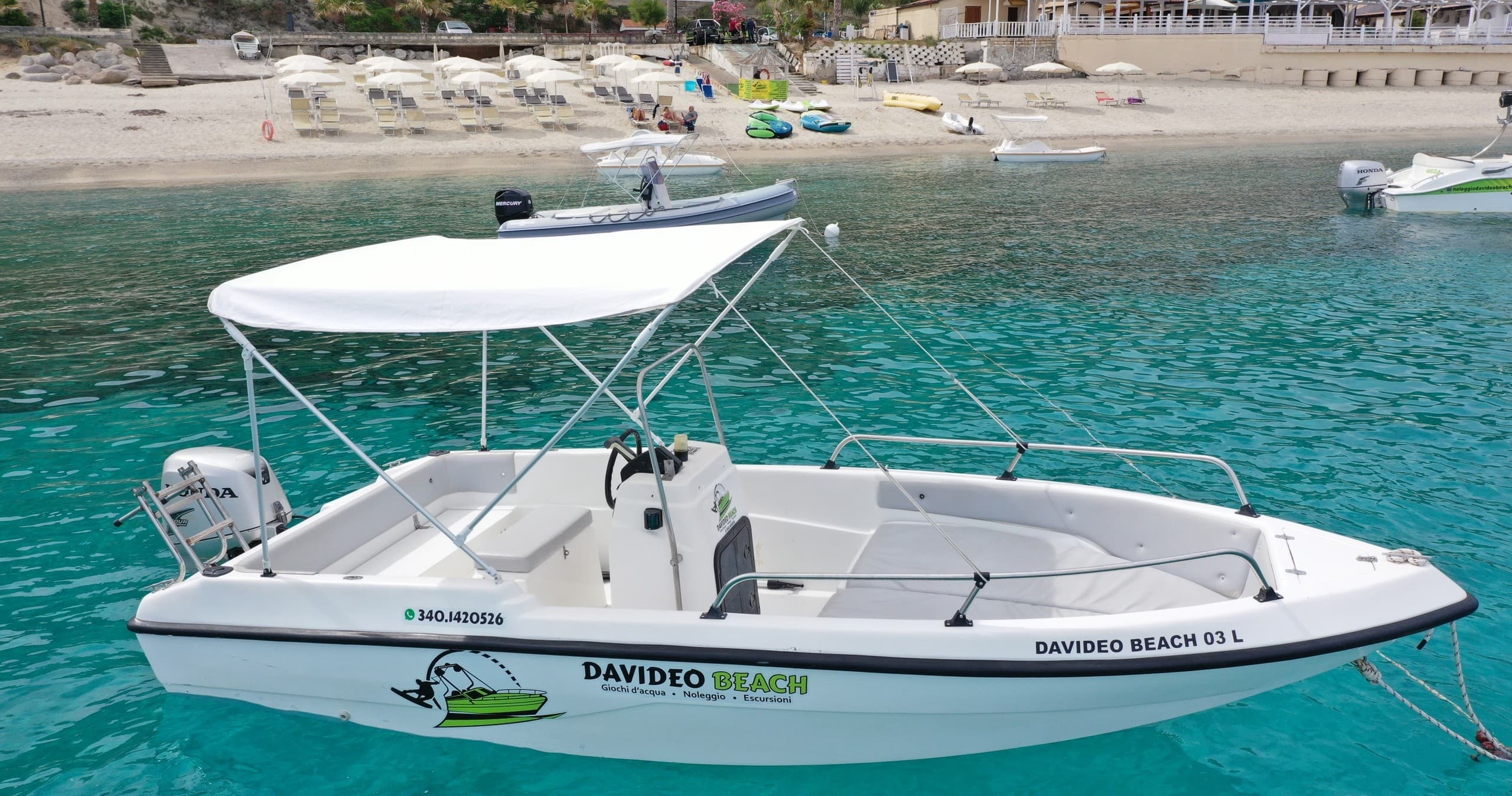 Boat Charters at Davideo Beach: Discover the Bay’s Wonders