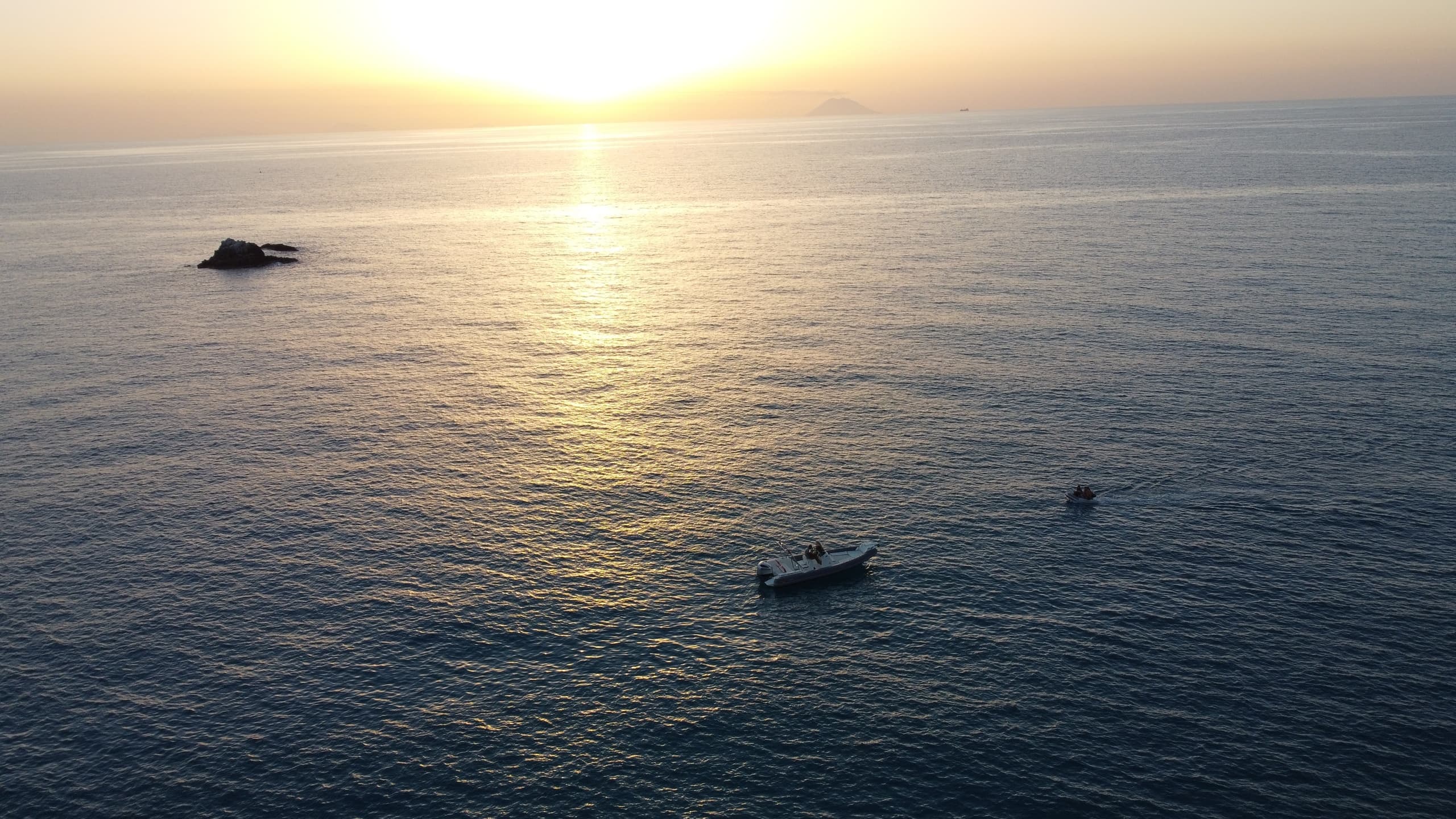 Sunset Sail Along Costa degli Dei: Private Romantic Cruise to Praia i Focu photo 4