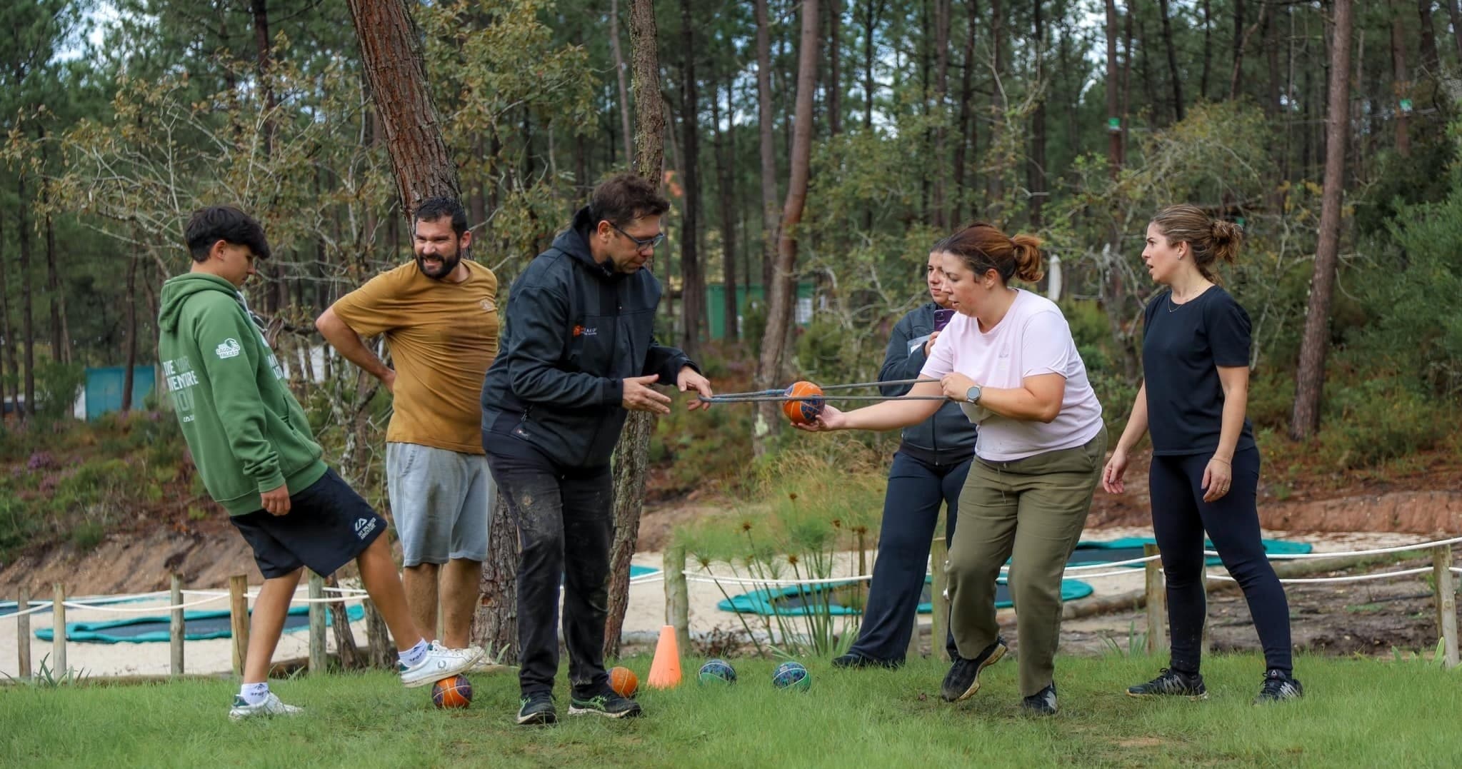 Jogos Cooperativos: Team-Building at Parque Aventura Cova da Baleiat in Ericeira