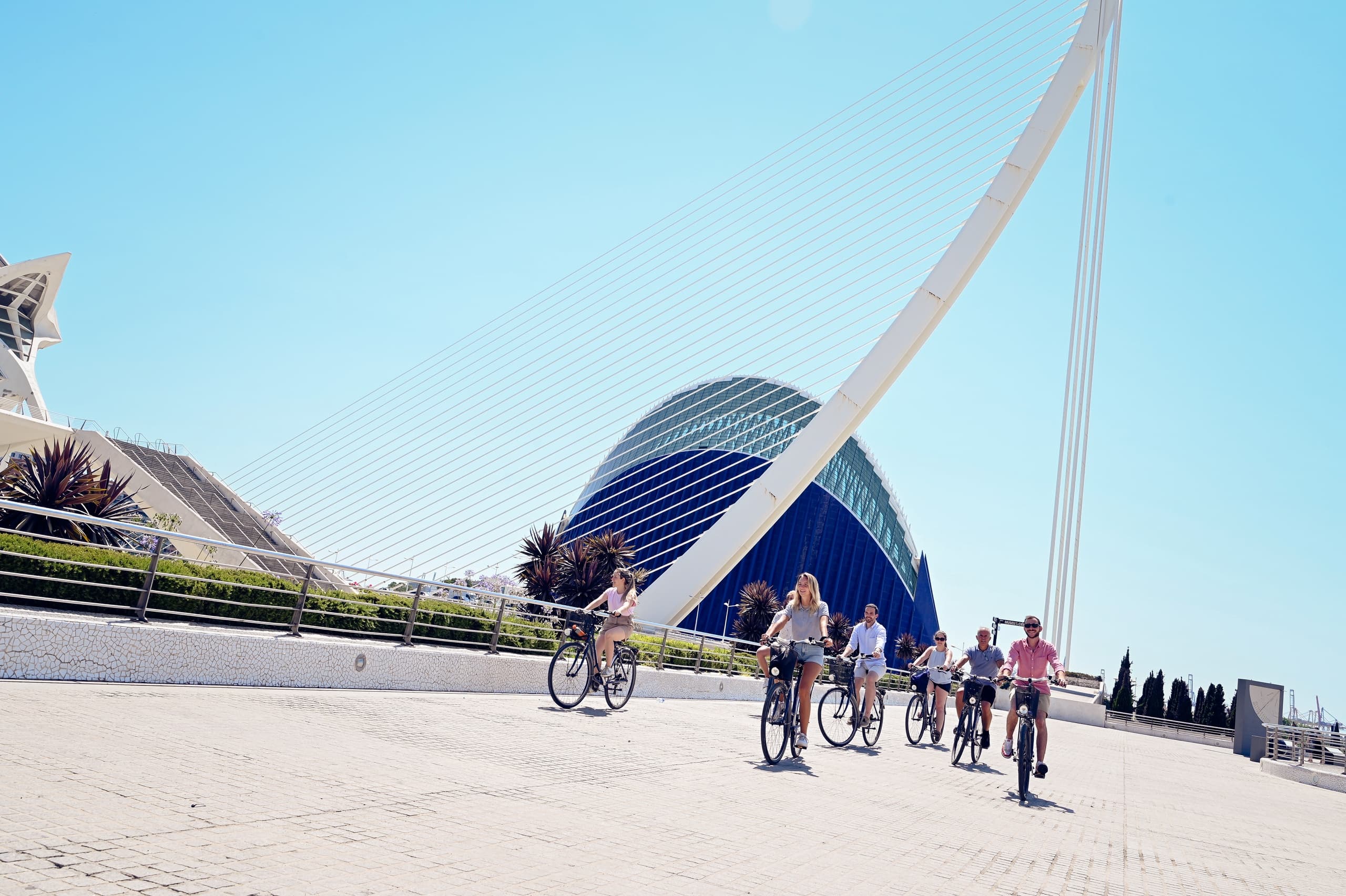 Valencia Bikes: Dynamic City Bike Tours in Valencia