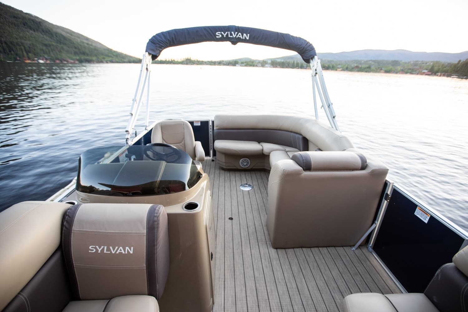 Self-Guided Pontoon Rentals on Grand Lake: 1–4 Hour Sylvan Cruises photo 1