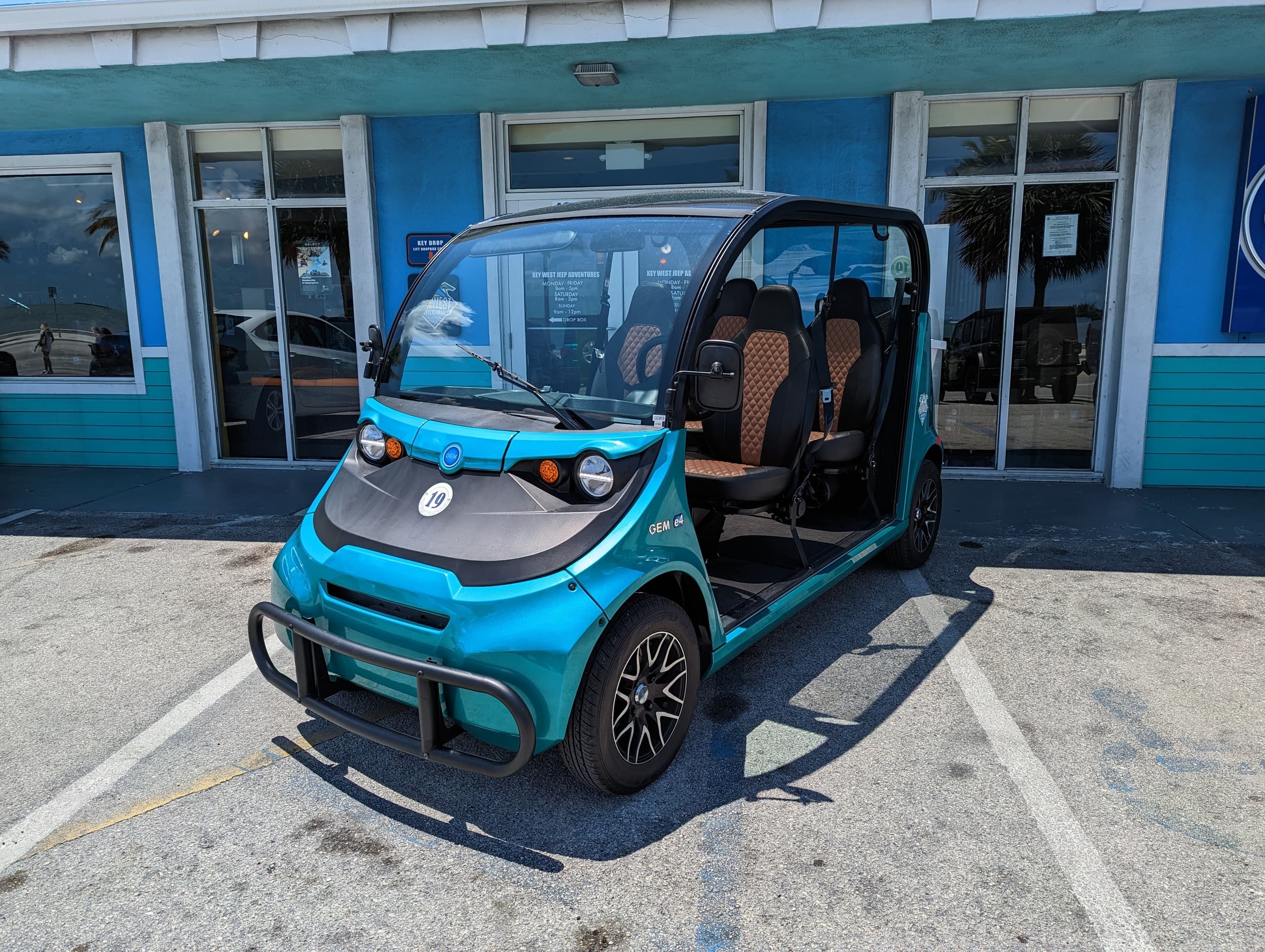 Electric GEM Car Rentals for Scenic Drives in Key West