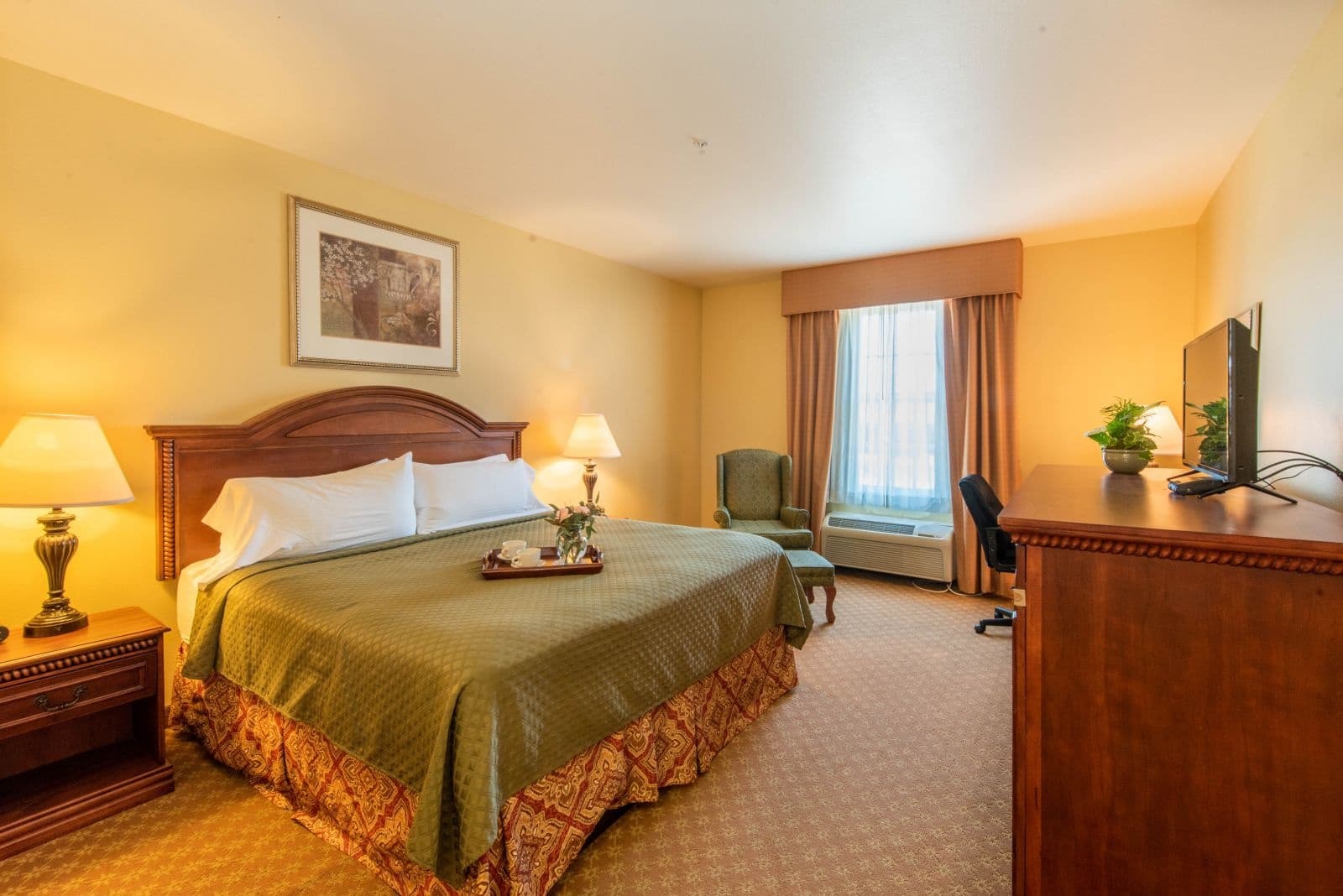 Experience Historic Natchez from the Natchez Grand Hotel’s Deluxe River View Room