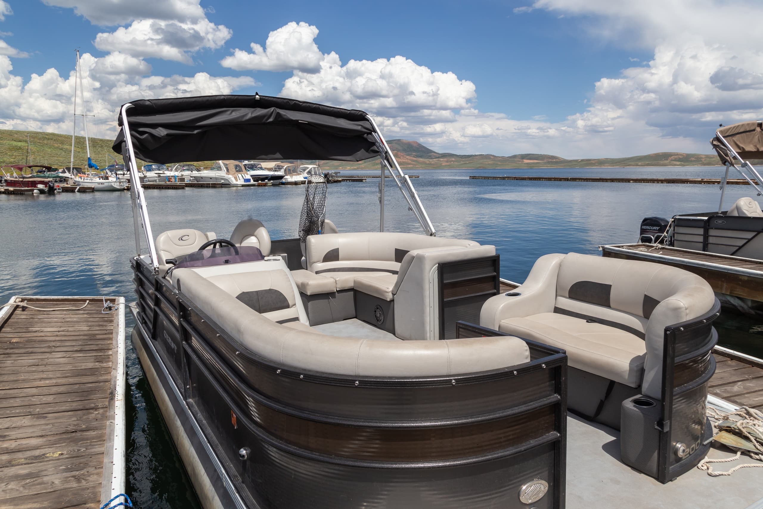 20’ Pontoon Boat Rental