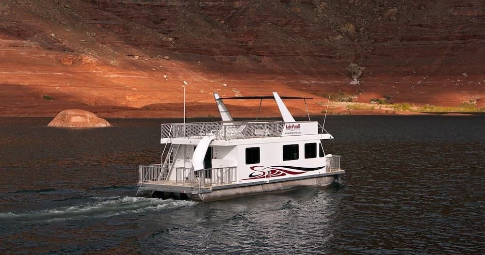 Explore Lake Powell Aboard the 46 Ft Expedition Houseboat: Comfort Meets Adventure