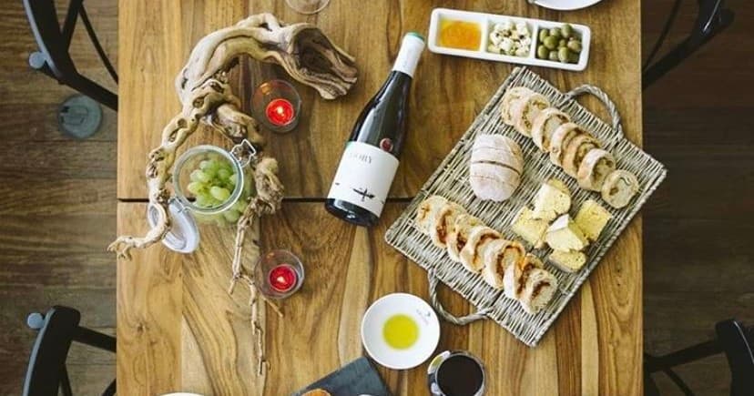 Winery Brunch Near Lisbon with Farm Experiences & Tours