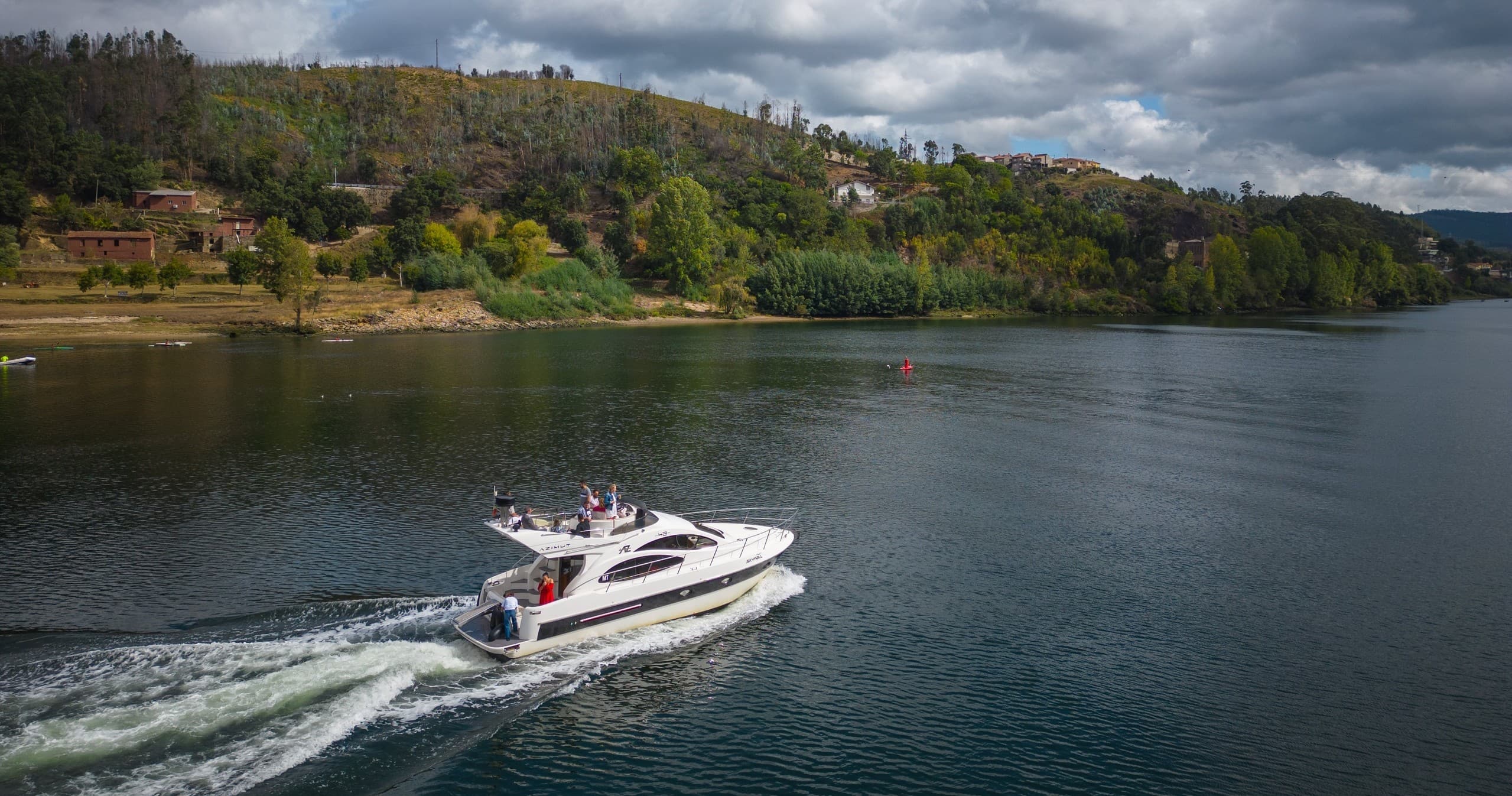 Full-Day Luxury Yacht Cruise on the Douro River: Locks, Islands & Swimming photo 2