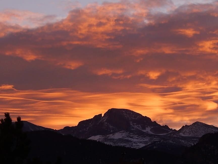 Experience the Magic of Rocky Mountain National Park at Dusk: Private Sunset Tour from Estes Park