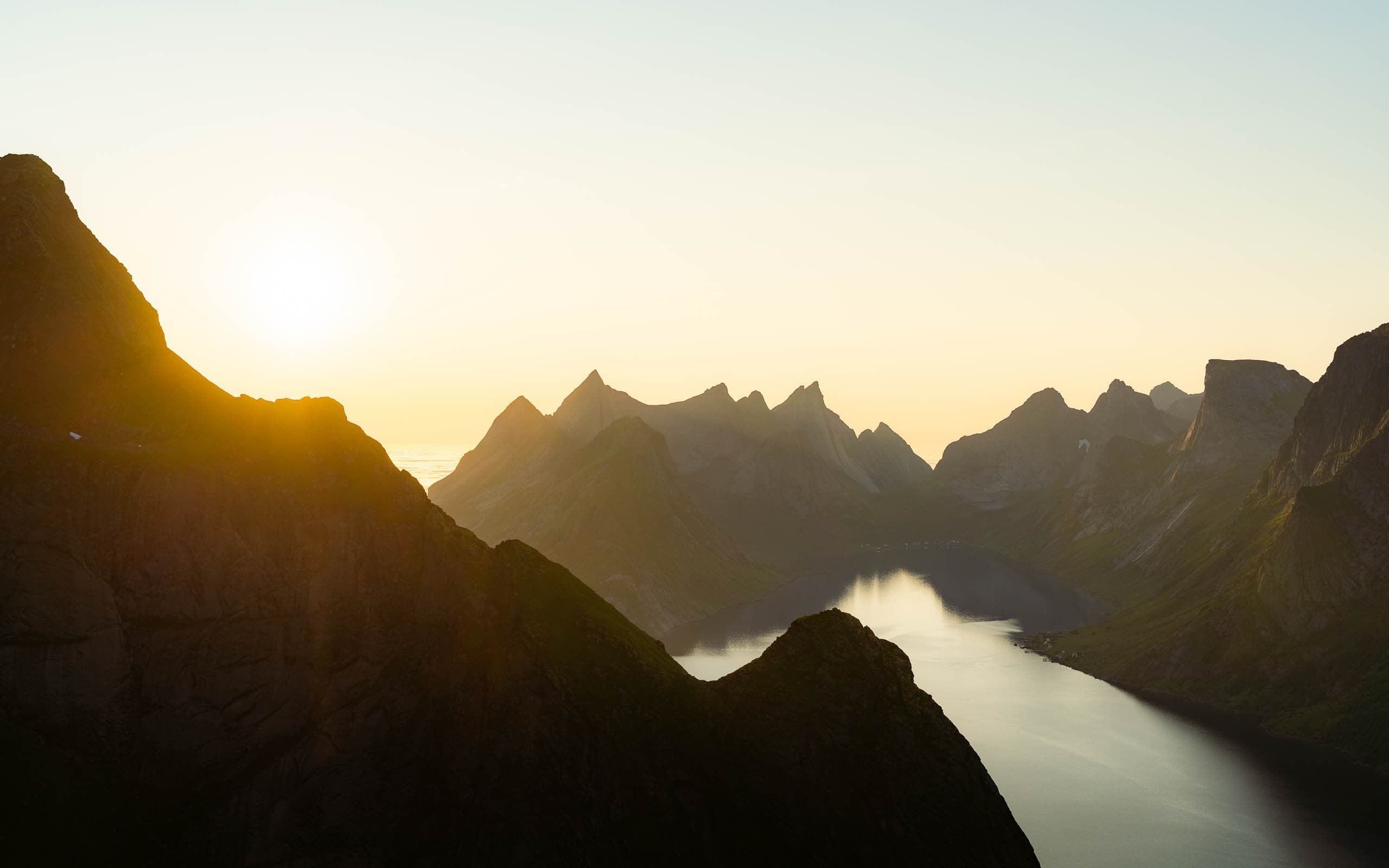 Evening Kayak in Reinefjorden: Midnight Sun and Golden-Hour Paddling in Lofoten