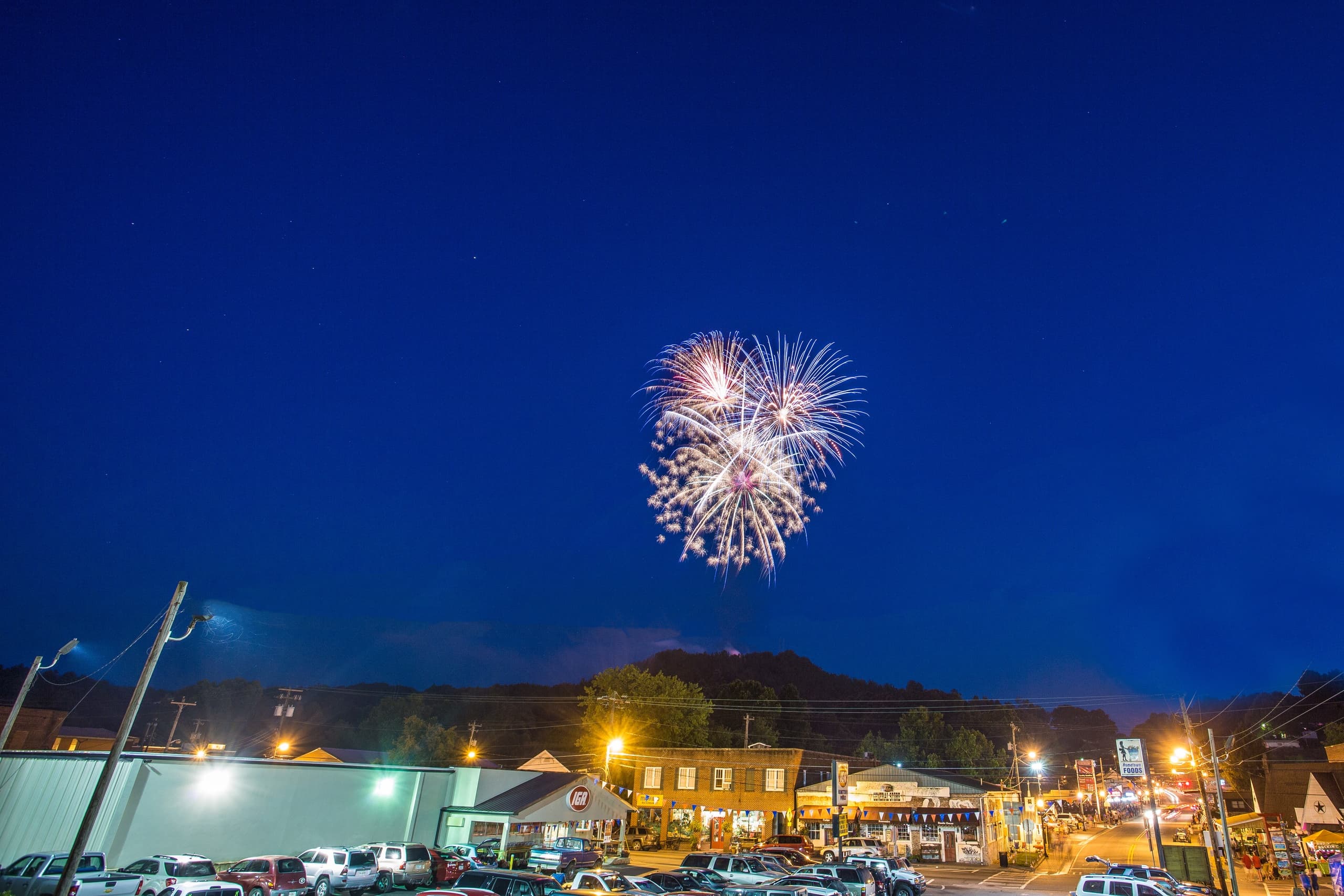 Firecracker Special Closed Coach: Scenic Toccoa River Rail Ride from Blue Ridge, GA