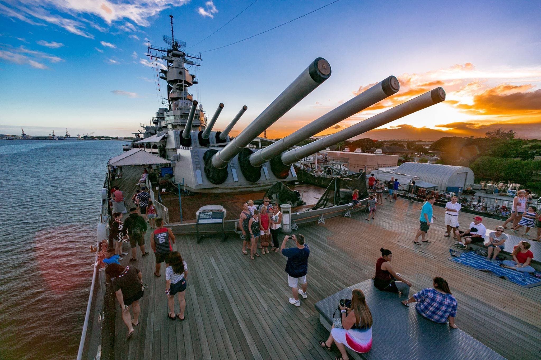 One-Way Transfer: Waikiki Hotels to Pearl Harbor Shuttle
