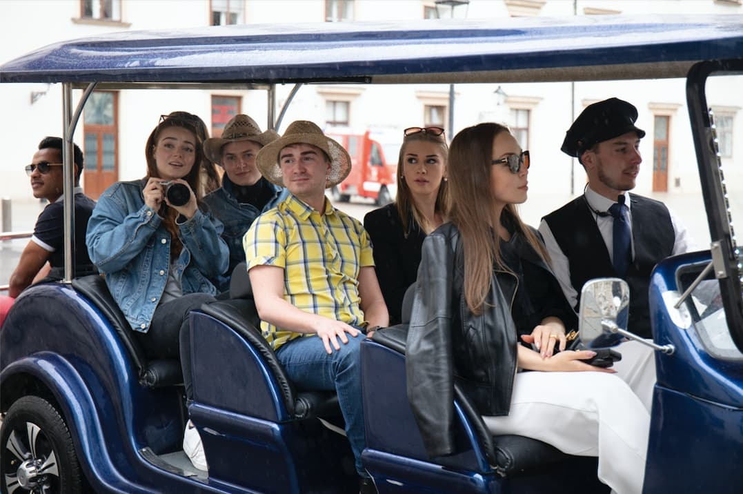 Premium Oldtimer Tour | Guided Tour in Wien | 