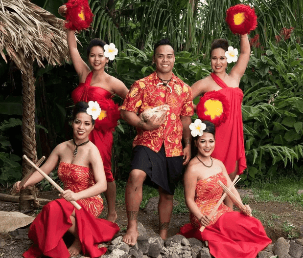 Intimate Nutridge Estate Luau: Sunset Farm-to-Table Hawaiian Experience in Honolulu photo 4