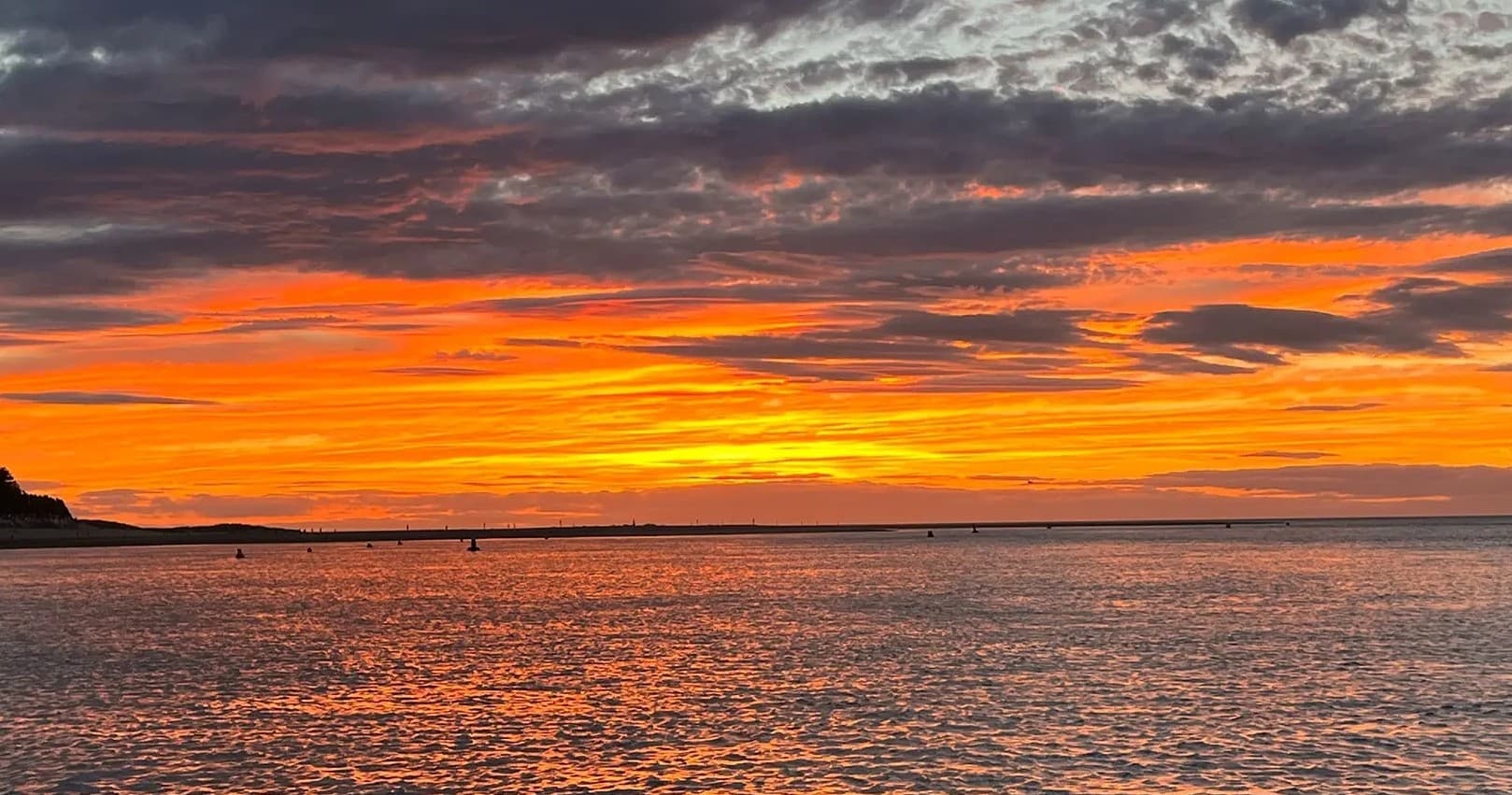 Water-Activities & Wells Harbour: Champagne Sunset Trip