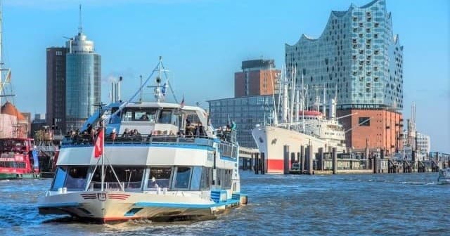 City & Water Adventure: Elphi Plaza & Harbor Tour with Adventure World Tours