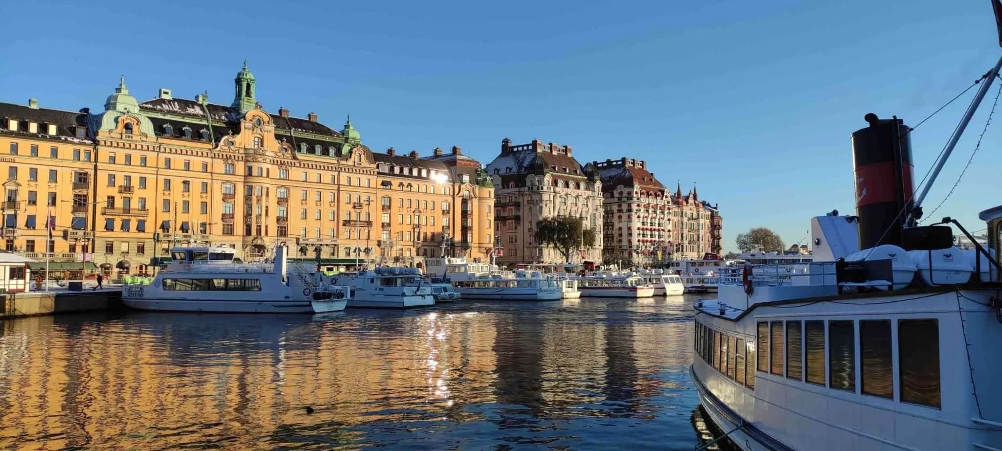 Östermalm in Two Hours: Guided Walk Through Stockholm's Elegant Boulevards and Market