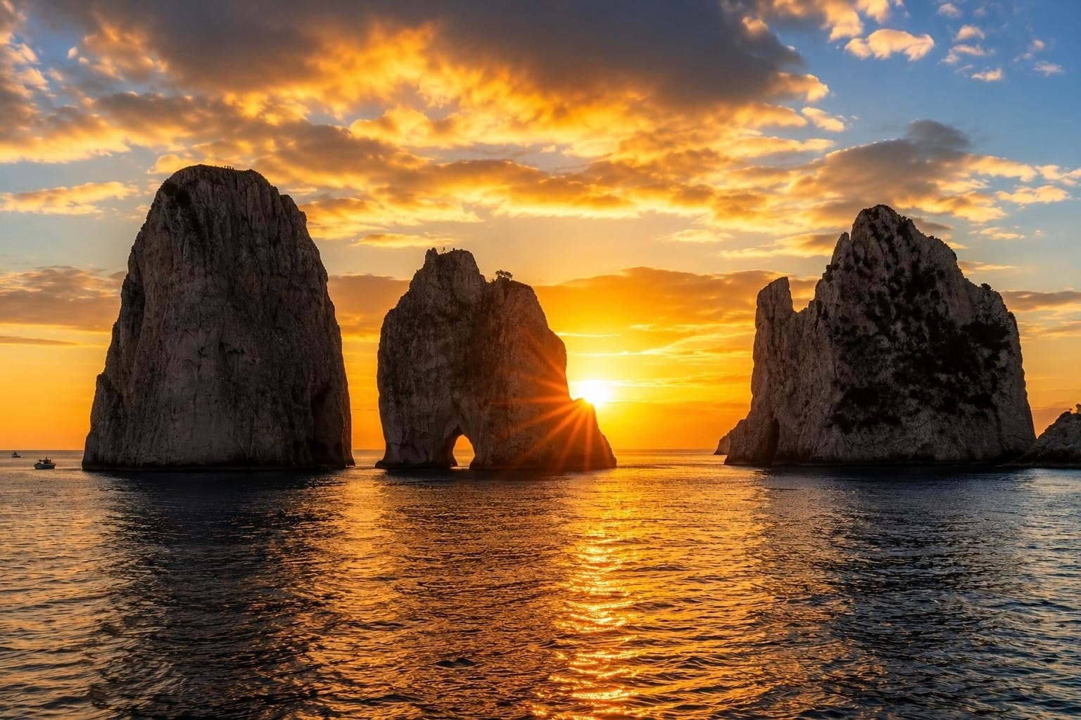Sunset Sailing Past Capri’s Faraglioni: Romantic Two-Hour Private Charter from Castellammare di Stabia