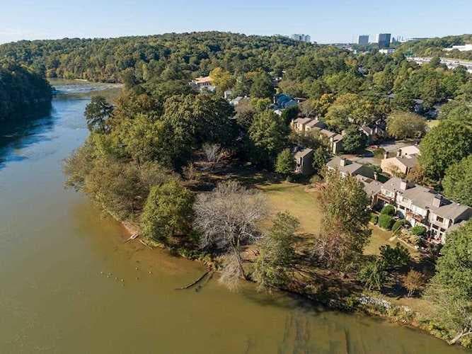 Aerial Tour of Atlanta's Chattahoochee & Buckhead by Prestige Helicopters