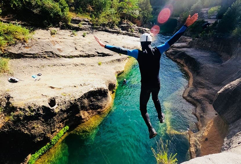 Barranco de Villalba (Ventano del Diablo): Natural Rock Slides and Emerald Pools on the Júcar