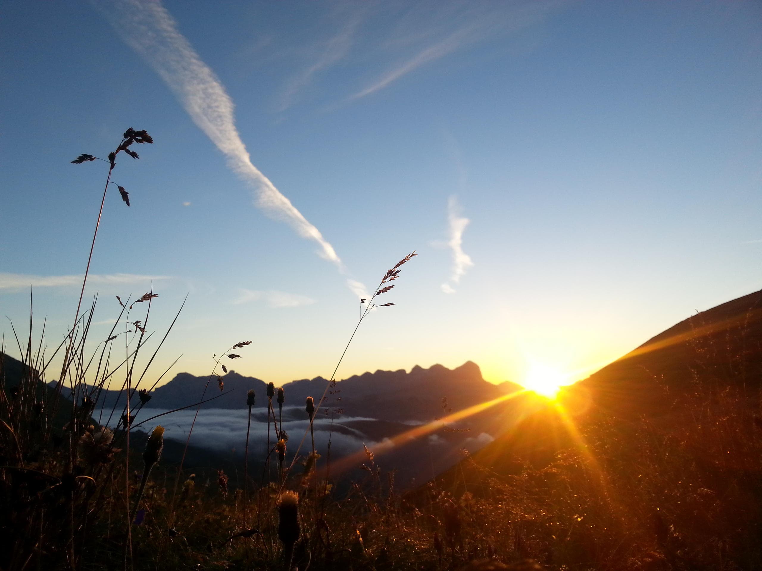 Sunrise Hike & Breakfast with Sport Check Point