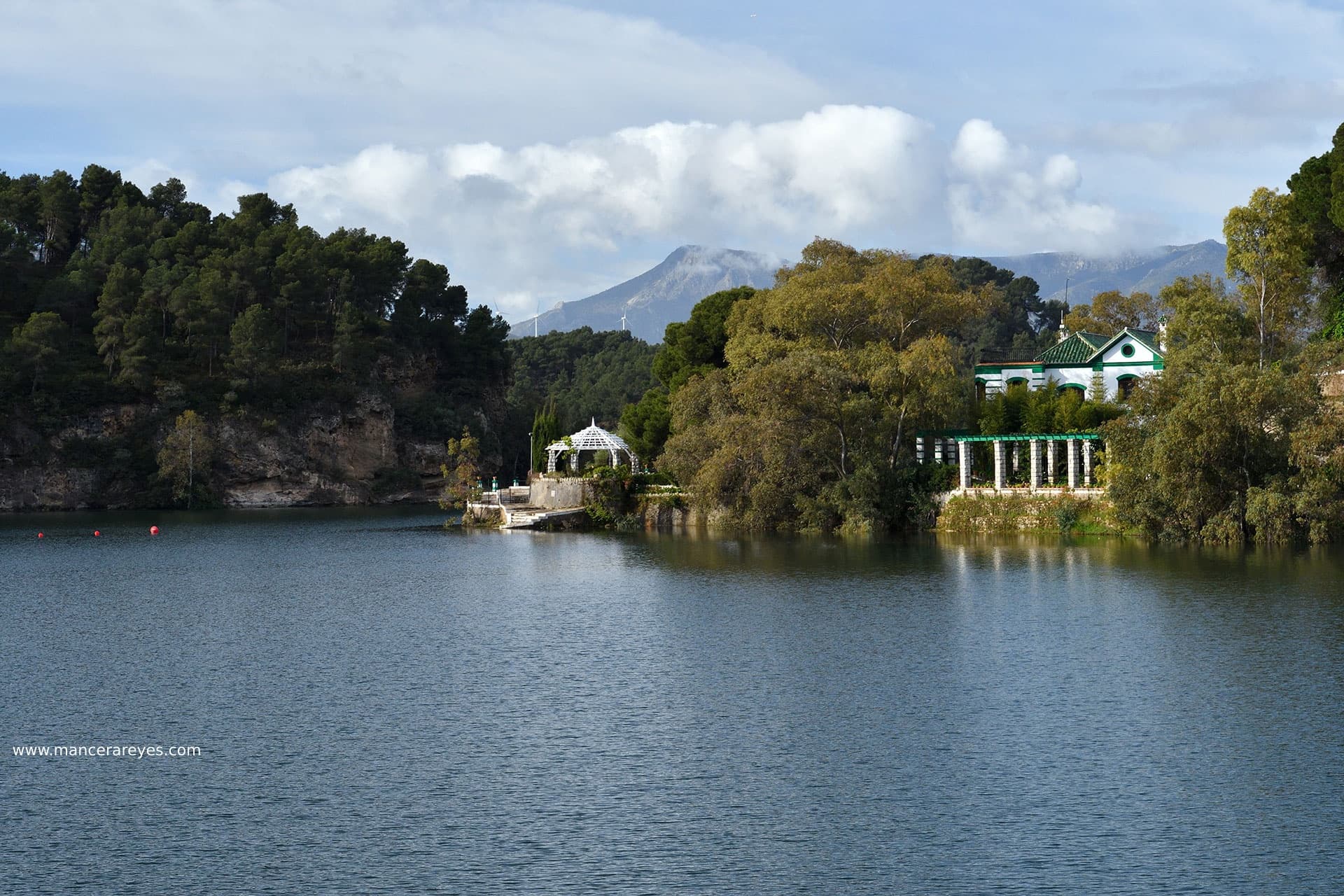 Premium Menu Near Caminito del Rey: One-Hour Andalusian Tasting in Bermejo