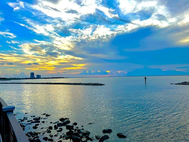Lake Pontchartrain Sunset Tour by The New Orleans Lifestyle