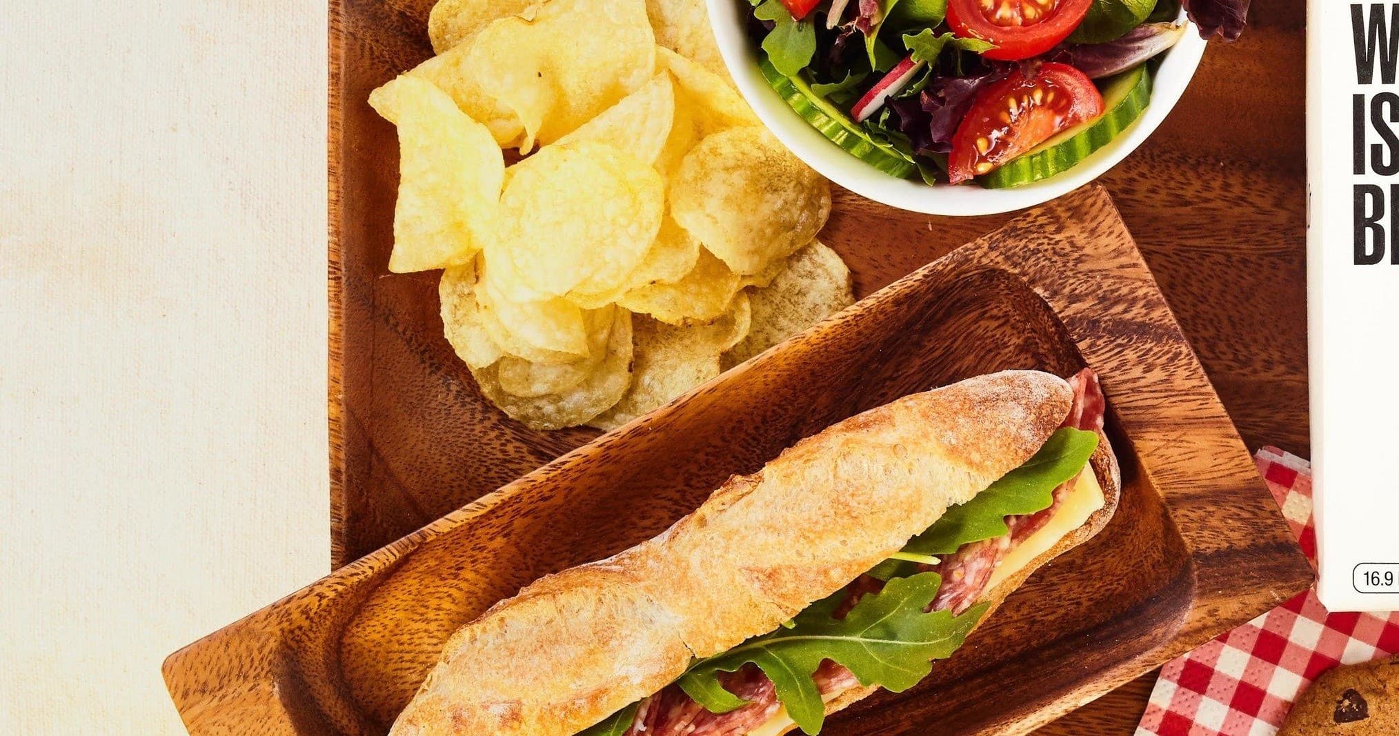 Land Adventures: American Picnic Light – Perfect Outdoor Dining