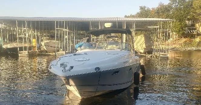 Luxury Boating with Rumaway Lifestyle in Eldon, Missouri