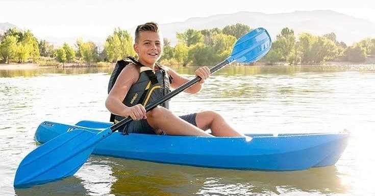 Kids Single Kayak Adventures with Whitsunday Stand Up Paddle