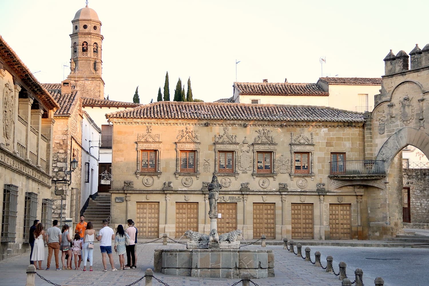 Guided City Tour in Baeza with Populo Servicios Turisticos