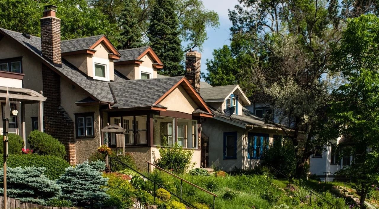 Walking Tour of Bryn Mawr Neighborhood in Minneapolis