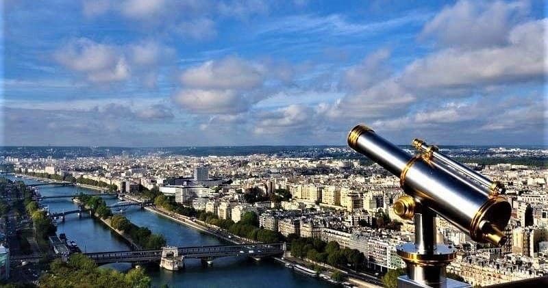 Morning Eiffel Tower & Seine Cruise with Universal Tour Guide