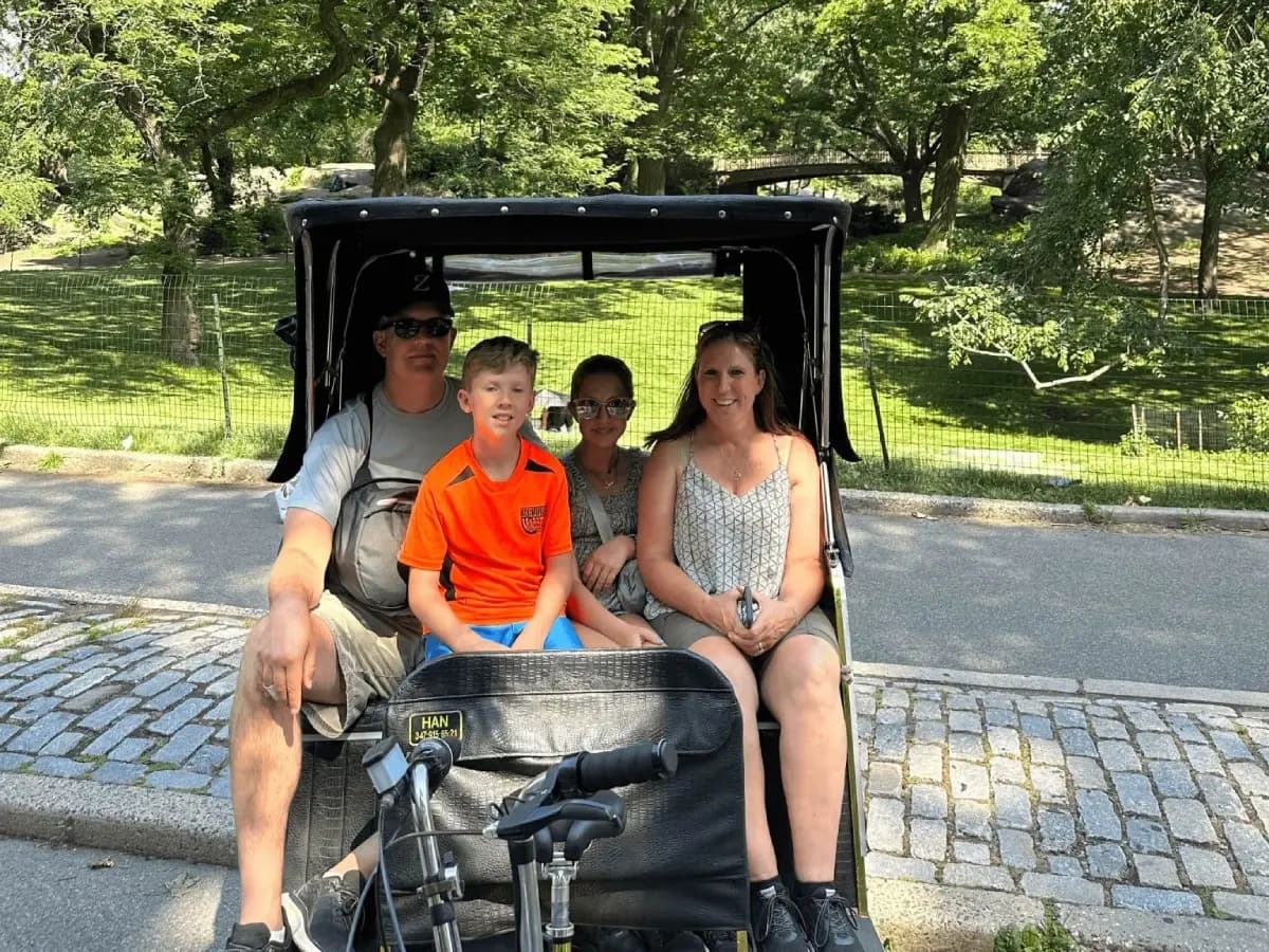 Land Adventures: Deluxe Tour in Central Park by Sightseeing Corp