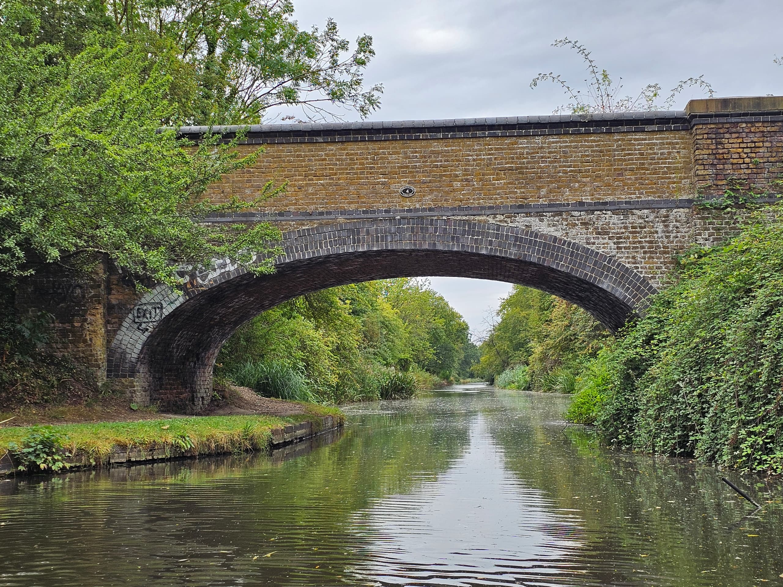 Uxbridge SUP Safari on the Grand Union Canal: 10km Slough Arm Paddle & Pub Lunch photo 2