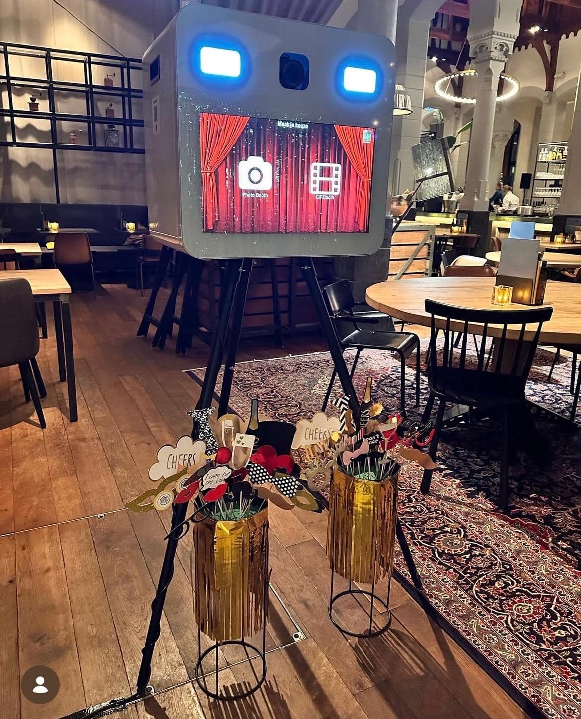 Modern Booth & Personalized Guestbook Rental in Leeuwarden — Complete 3-Hour Package photo 1