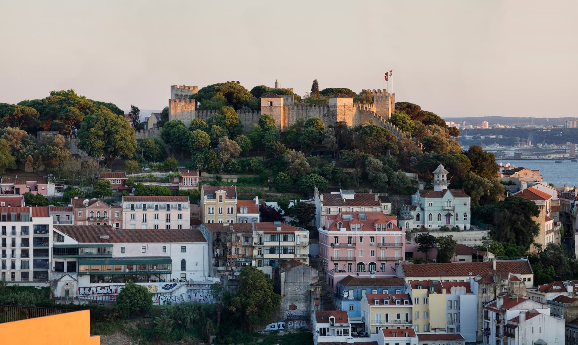 Lisbon Cultural Walking Tour with World Experience