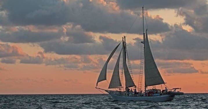 Schooner Spirit of Independence team