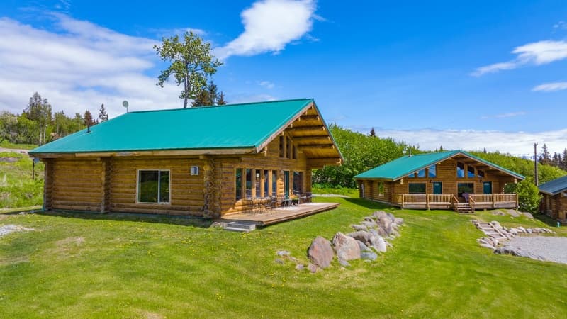 Rustic Alaska Cabin Stays Near Homer: Your Gateway to Wilderness Adventure