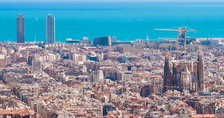 Walking & Van Tour of Barcelona’s Iconic Architecture