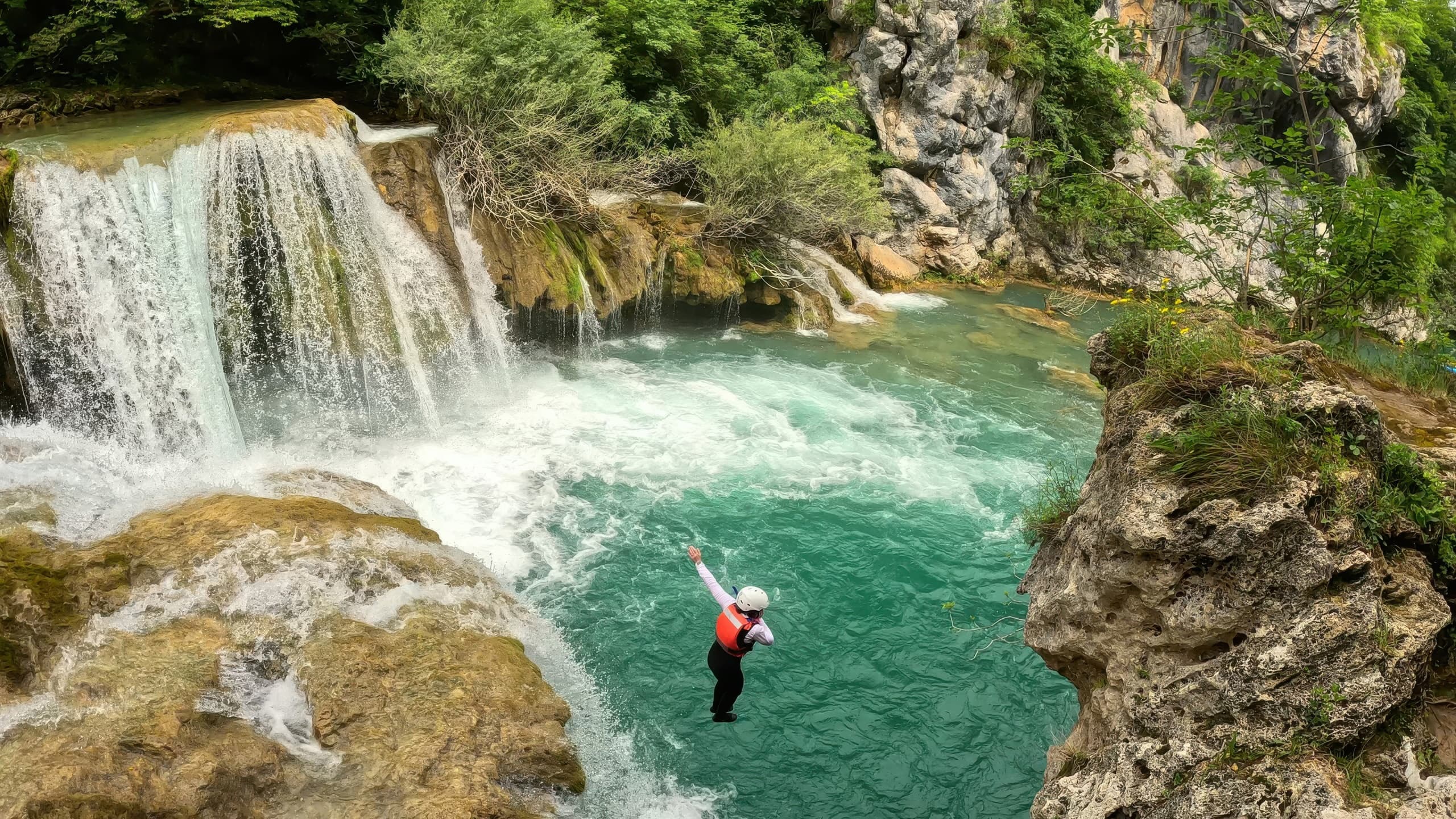 Slunj Kayaking: Mrežnica Waterfall Safari with 8-Meter Jumps photo 3