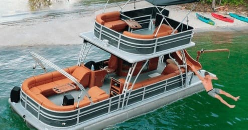 Water Activities at Sapona Ship Wreck on Bimini Island