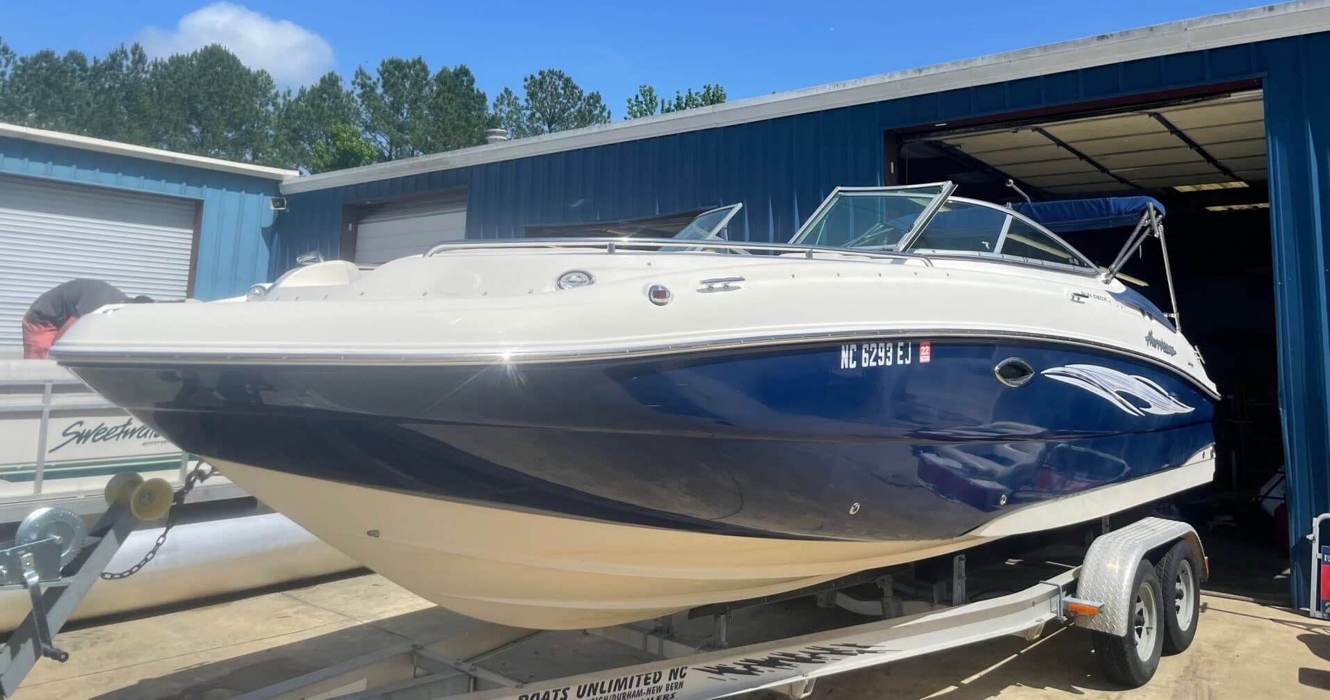 24-Foot Hurricane Ski Boat on Lake Gaston: Wakeboard, Kneeboard & Tube Rentals