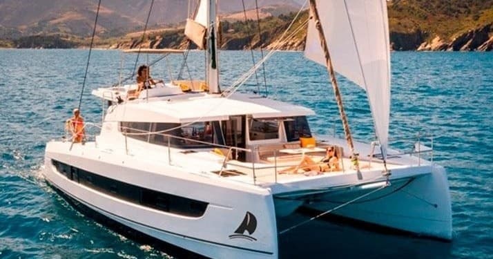 Private Cat 35 Luxury Charter: 2-Hour Barcelona Catamaran Cruise from Moll de Mestral