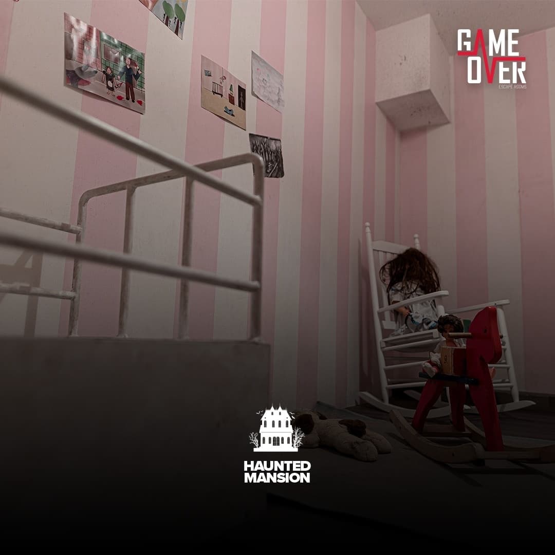 Haunted Mansion Wilmington: 1-Hour Private Escape Room for Families & Groups