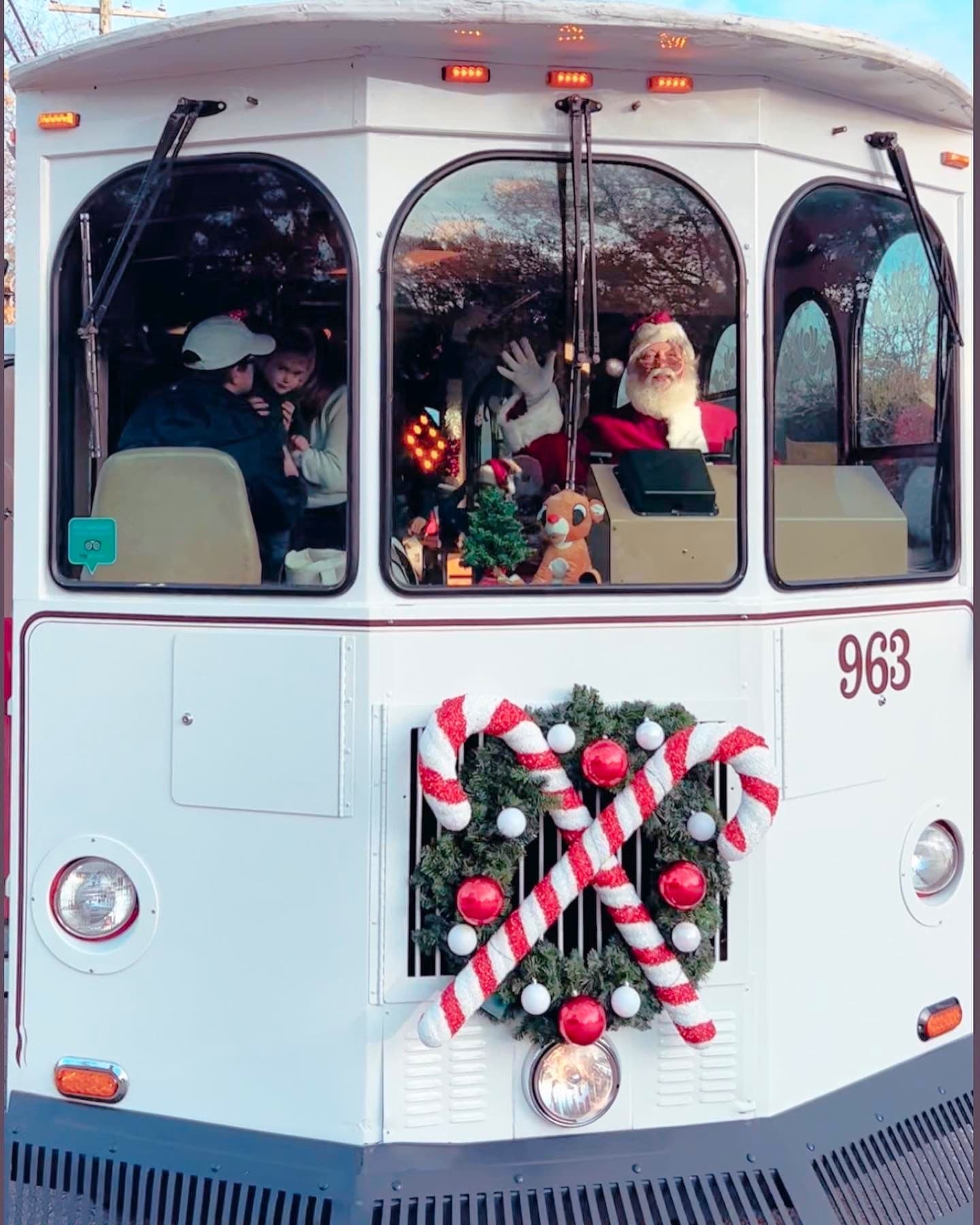Athens Christmas Lights Trolley Tour: One-Night Polar Express Ride (Dec 18, 2025)