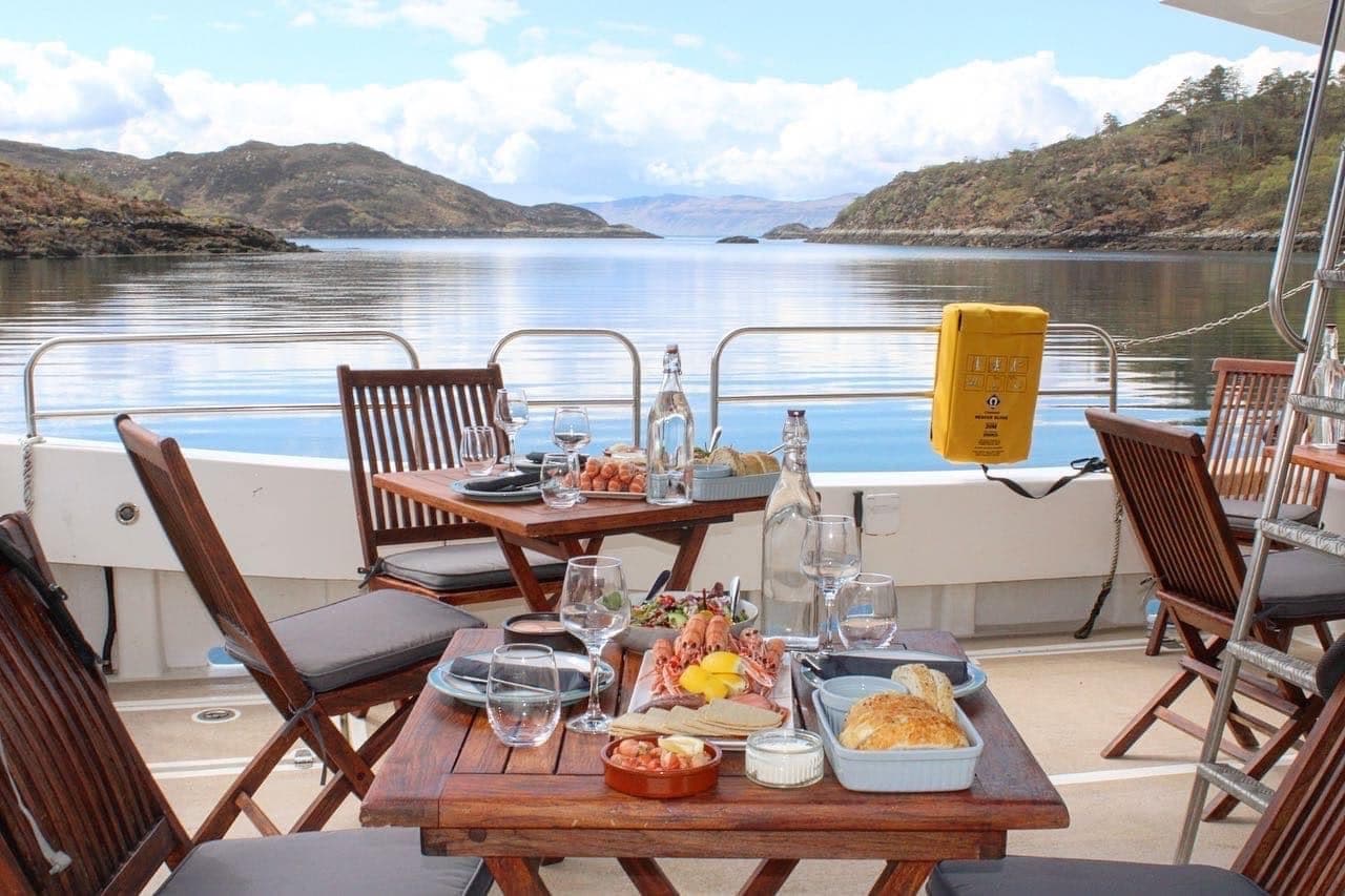 Water-Activities & Scenic Cruise at Seaflower Skye in Rona
