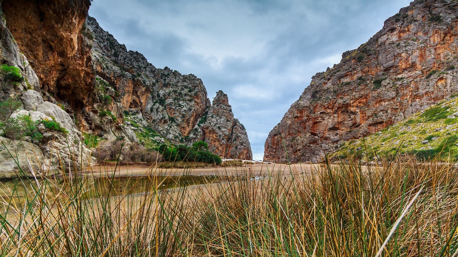 Mallorca Adrenaline Trio: 3-Day Summit Hike, Sea Caving & Torrent de Pareis photo 2